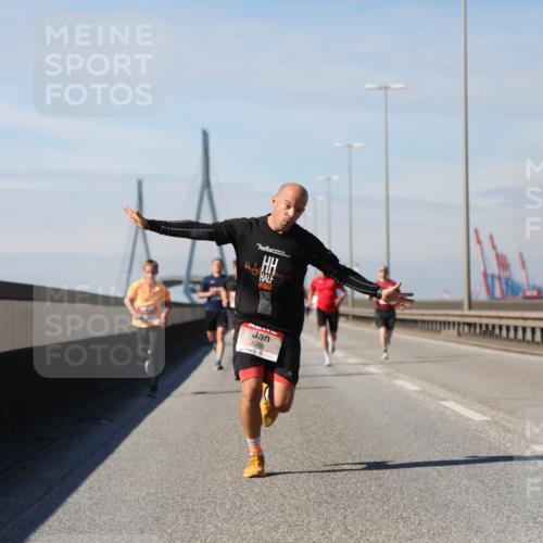 03.10.2025 - Köhlbrandbrückenlauf Yannick Fuchs http://msf.ph/oto/9184796 03.10.2025 11:41:37 Position 3 6266 meine-sportfotos.de