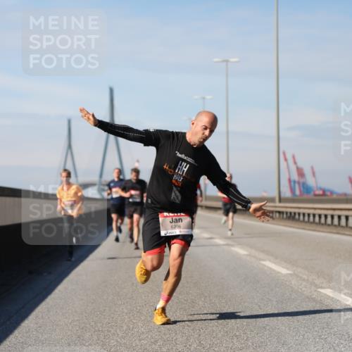 03.10.2025 - Köhlbrandbrückenlauf Yannick Fuchs http://msf.ph/oto/9184800 03.10.2025 11:41:37 Position 3 6266 meine-sportfotos.de