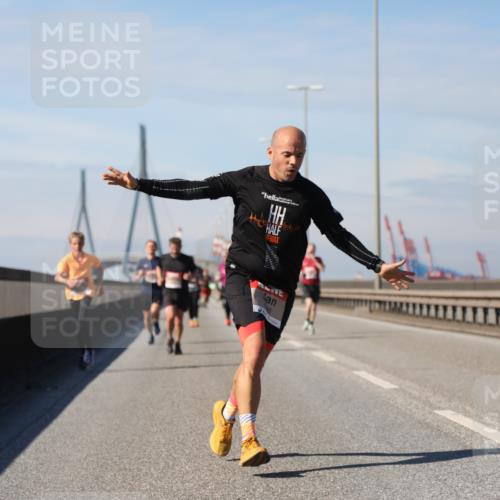 03.10.2025 - Köhlbrandbrückenlauf Yannick Fuchs http://msf.ph/oto/9184802 03.10.2025 11:41:38 Position 3  meine-sportfotos.de