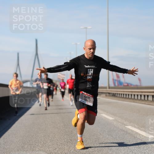 03.10.2025 - Köhlbrandbrückenlauf Yannick Fuchs http://msf.ph/oto/9184803 03.10.2025 11:41:38 Position 3 6266 meine-sportfotos.de