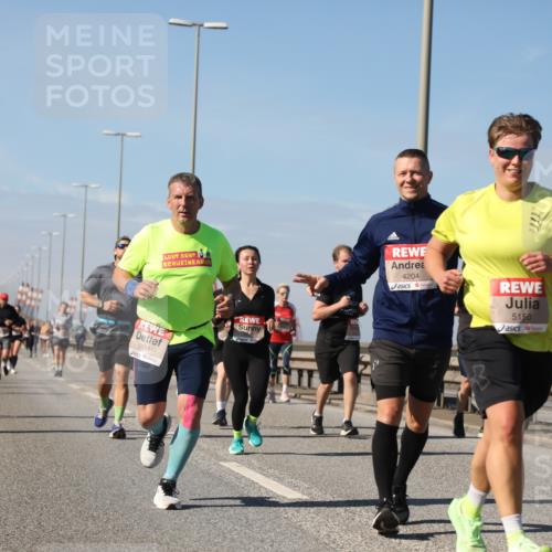 03.10.2025 - Köhlbrandbrückenlauf Yannick Fuchs http://msf.ph/oto/9184811 03.10.2025 12:02:47 Position 3 5933, 4204, 5150 meine-sportfotos.de