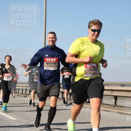 03.10.2025 - Köhlbrandbrückenlauf Yannick Fuchs http://msf.ph/oto/9184815 03.10.2025 12:02:47 Position 3 5933, 5345, 5150, 4204 meine-sportfotos.de