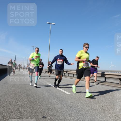 03.10.2025 - Köhlbrandbrückenlauf Yannick Fuchs http://msf.ph/oto/9184819 03.10.2025 12:02:48 Position 3 4204 meine-sportfotos.de