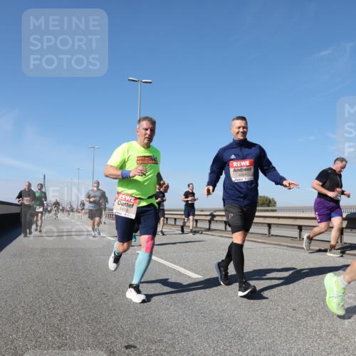03.10.2025 - Köhlbrandbrückenlauf Yannick Fuchs http://msf.ph/oto/9184830 03.10.2025 12:02:49 Position 3 5933, 4204, 5150 meine-sportfotos.de