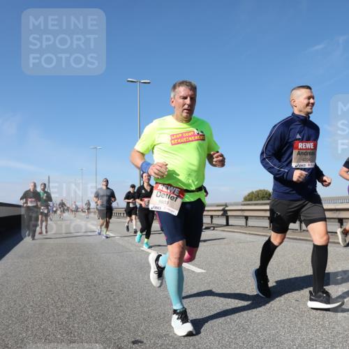 03.10.2025 - Köhlbrandbrückenlauf Yannick Fuchs http://msf.ph/oto/9184834 03.10.2025 12:02:49 Position 3 4204, 5933 meine-sportfotos.de