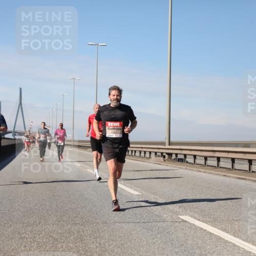 03.10.2025 - Köhlbrandbrückenlauf Yannick Fuchs http://msf.ph/oto/9184845 03.10.2025 11:41:42 Position 3 4042 meine-sportfotos.de