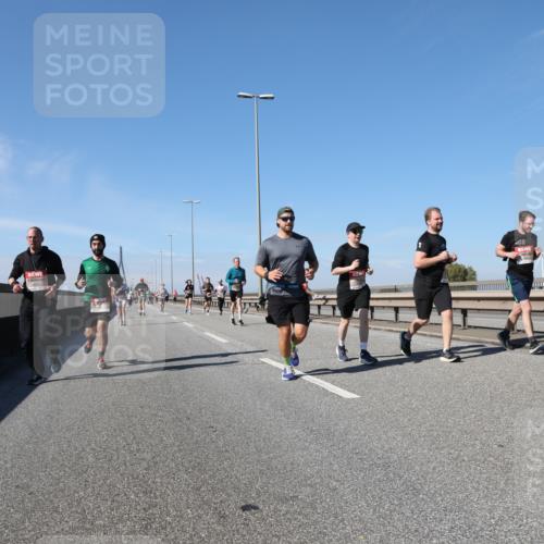 03.10.2025 - Köhlbrandbrückenlauf Yannick Fuchs http://msf.ph/oto/9184851 03.10.2025 12:02:51 Position 3  meine-sportfotos.de