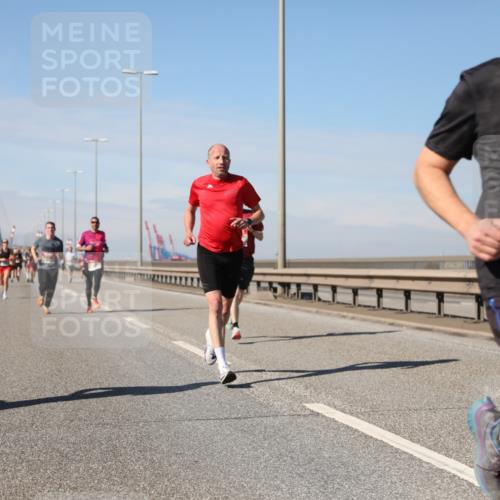 03.10.2025 - Köhlbrandbrückenlauf Yannick Fuchs http://msf.ph/oto/9184856 03.10.2025 11:41:44 Position 3 4042 meine-sportfotos.de