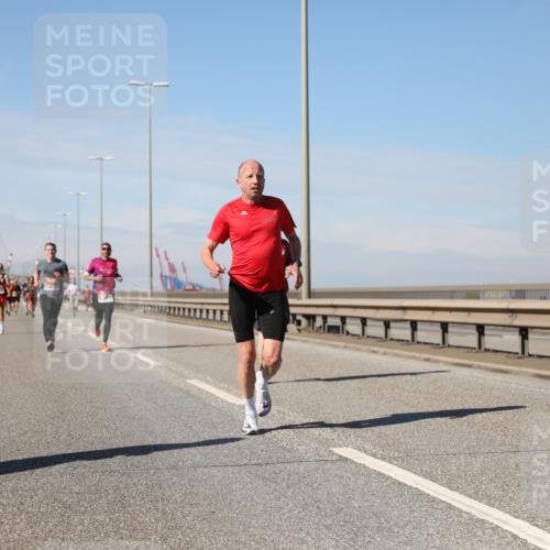 03.10.2025 - Köhlbrandbrückenlauf Yannick Fuchs http://msf.ph/oto/9184858 03.10.2025 11:41:44 Position 3  meine-sportfotos.de
