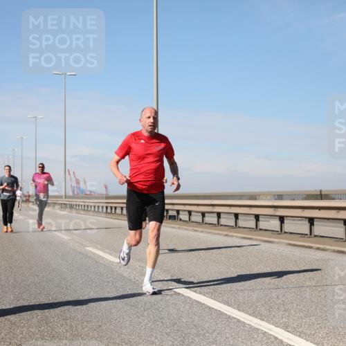 03.10.2025 - Köhlbrandbrückenlauf Yannick Fuchs http://msf.ph/oto/9184861 03.10.2025 11:41:44 Position 3  meine-sportfotos.de