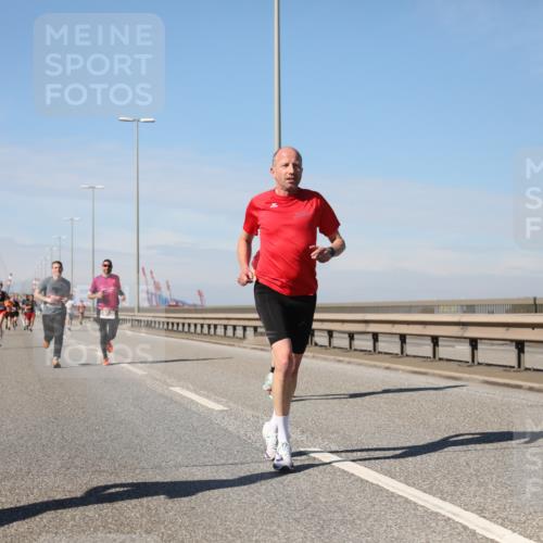 03.10.2025 - Köhlbrandbrückenlauf Yannick Fuchs http://msf.ph/oto/9184863 03.10.2025 11:41:44 Position 3  meine-sportfotos.de