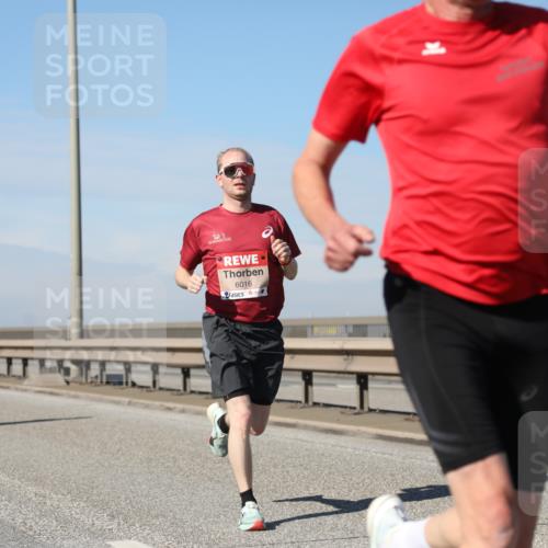03.10.2025 - Köhlbrandbrückenlauf Yannick Fuchs http://msf.ph/oto/9184866 03.10.2025 11:41:45 Position 3 6016 meine-sportfotos.de
