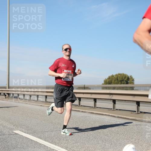 03.10.2025 - Köhlbrandbrückenlauf Yannick Fuchs http://msf.ph/oto/9184868 03.10.2025 11:41:45 Position 3 6016 meine-sportfotos.de