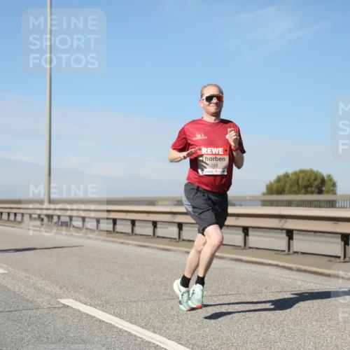 03.10.2025 - Köhlbrandbrückenlauf Yannick Fuchs http://msf.ph/oto/9184870 03.10.2025 11:41:46 Position 3 6016 meine-sportfotos.de