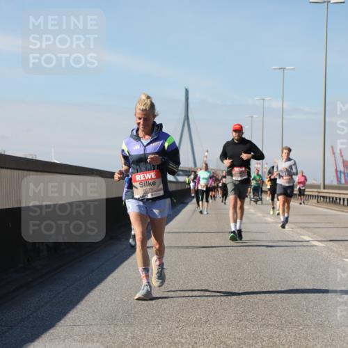 03.10.2025 - Köhlbrandbrückenlauf Yannick Fuchs http://msf.ph/oto/9184871 03.10.2025 12:02:55 Position 3 6673 meine-sportfotos.de