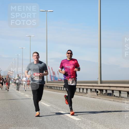 03.10.2025 - Köhlbrandbrückenlauf Yannick Fuchs http://msf.ph/oto/9184872 03.10.2025 11:41:46 Position 3 4231 meine-sportfotos.de