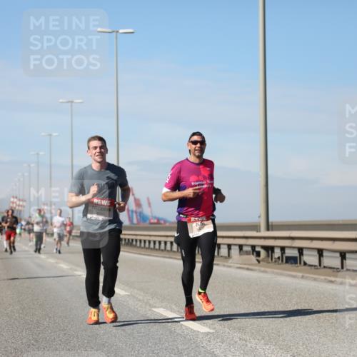 03.10.2025 - Köhlbrandbrückenlauf Yannick Fuchs http://msf.ph/oto/9184873 03.10.2025 11:41:46 Position 3 4231 meine-sportfotos.de