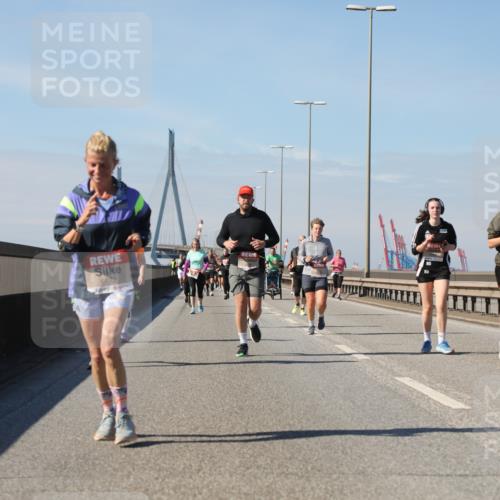 03.10.2025 - Köhlbrandbrückenlauf Yannick Fuchs http://msf.ph/oto/9184874 03.10.2025 12:02:55 Position 3 6673 meine-sportfotos.de