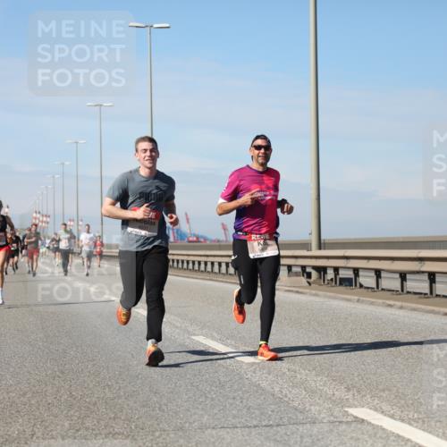 03.10.2025 - Köhlbrandbrückenlauf Yannick Fuchs http://msf.ph/oto/9184875 03.10.2025 11:41:46 Position 3 4231 meine-sportfotos.de