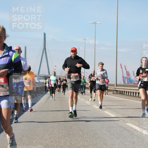 03.10.2025 - Köhlbrandbrückenlauf Yannick Fuchs http://msf.ph/oto/9184876 03.10.2025 12:02:55 Position 3 6673, 4875 meine-sportfotos.de