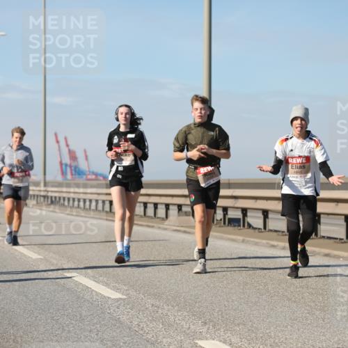 03.10.2025 - Köhlbrandbrückenlauf Yannick Fuchs http://msf.ph/oto/9184882 03.10.2025 12:02:56 Position 3 4945 meine-sportfotos.de