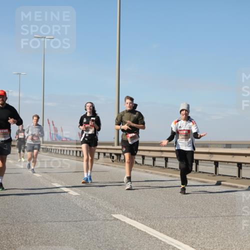 03.10.2025 - Köhlbrandbrückenlauf Yannick Fuchs http://msf.ph/oto/9184888 03.10.2025 12:02:57 Position 3  meine-sportfotos.de