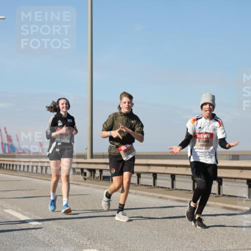 03.10.2025 - Köhlbrandbrückenlauf Yannick Fuchs http://msf.ph/oto/9184891 03.10.2025 12:02:57 Position 3 5106, 4945 meine-sportfotos.de