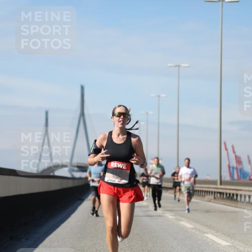 03.10.2025 - Köhlbrandbrückenlauf Yannick Fuchs http://msf.ph/oto/9184899 03.10.2025 11:41:49 Position 3 6769 meine-sportfotos.de