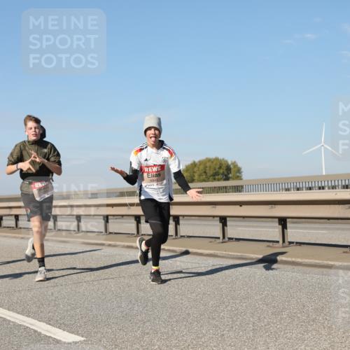 03.10.2025 - Köhlbrandbrückenlauf Yannick Fuchs http://msf.ph/oto/9184900 03.10.2025 12:02:58 Position 3 4945 meine-sportfotos.de