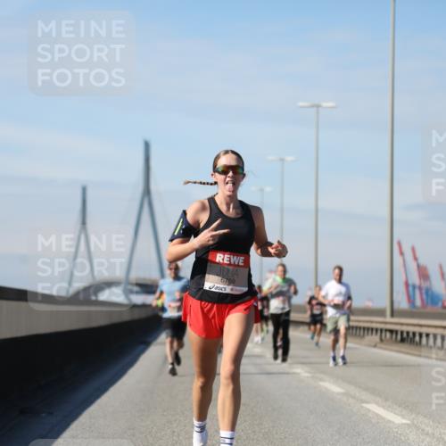 03.10.2025 - Köhlbrandbrückenlauf Yannick Fuchs http://msf.ph/oto/9184901 03.10.2025 11:41:49 Position 3 6769 meine-sportfotos.de