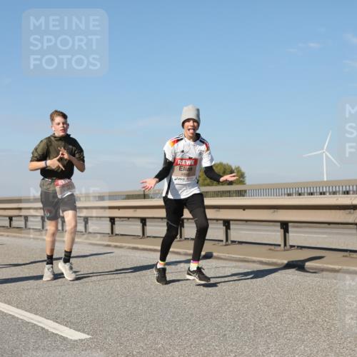 03.10.2025 - Köhlbrandbrückenlauf Yannick Fuchs http://msf.ph/oto/9184903 03.10.2025 12:02:58 Position 3 4945 meine-sportfotos.de
