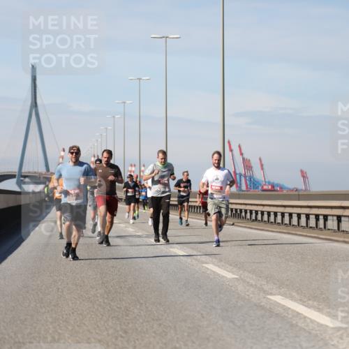 03.10.2025 - Köhlbrandbrückenlauf Yannick Fuchs http://msf.ph/oto/9184915 03.10.2025 11:41:51 Position 3  meine-sportfotos.de