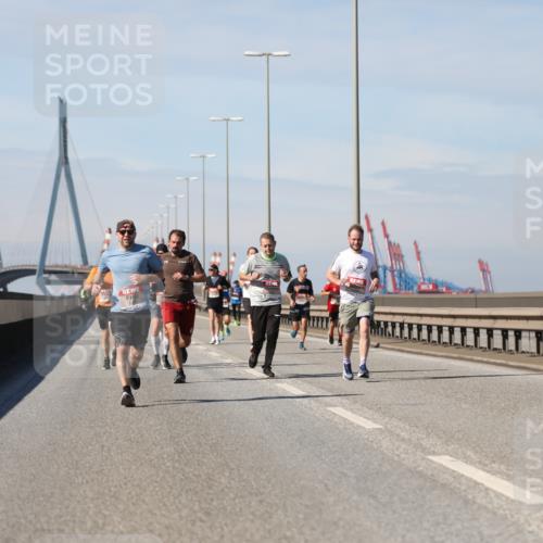 03.10.2025 - Köhlbrandbrückenlauf Yannick Fuchs http://msf.ph/oto/9184917 03.10.2025 11:41:51 Position 3  meine-sportfotos.de