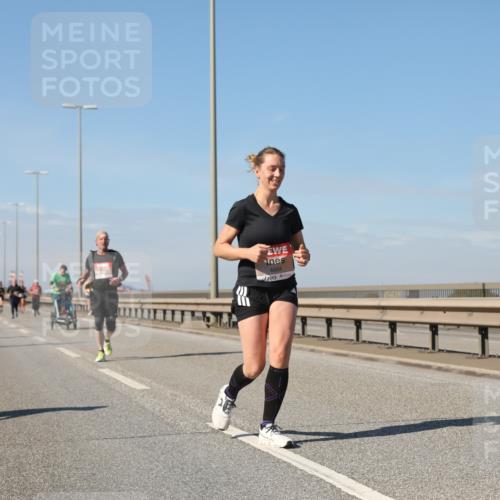 03.10.2025 - Köhlbrandbrückenlauf Yannick Fuchs http://msf.ph/oto/9184936 03.10.2025 12:03:02 Position 3 4664 meine-sportfotos.de