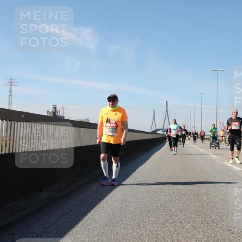 03.10.2025 - Köhlbrandbrückenlauf Yannick Fuchs http://msf.ph/oto/9184941 03.10.2025 12:03:03 Position 3  meine-sportfotos.de