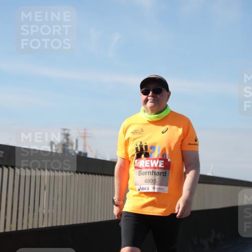 03.10.2025 - Köhlbrandbrückenlauf Yannick Fuchs http://msf.ph/oto/9184947 03.10.2025 12:03:04 Position 3 4895 meine-sportfotos.de