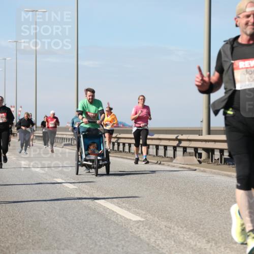 03.10.2025 - Köhlbrandbrückenlauf Yannick Fuchs http://msf.ph/oto/9184949 03.10.2025 12:03:05 Position 3 5885, 5709 meine-sportfotos.de