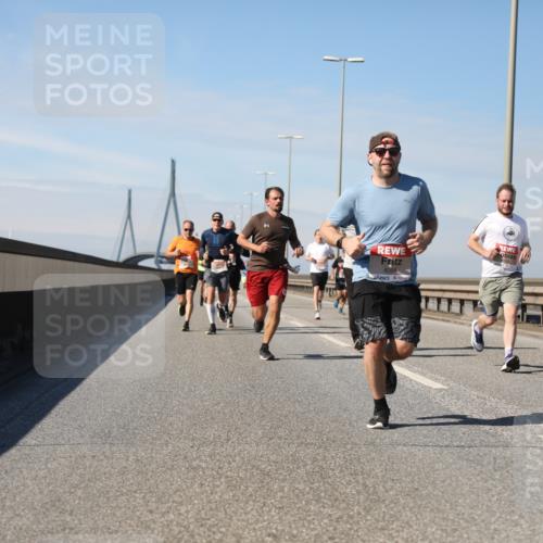 03.10.2025 - Köhlbrandbrückenlauf Yannick Fuchs http://msf.ph/oto/9184950 03.10.2025 11:41:55 Position 3 4054 meine-sportfotos.de