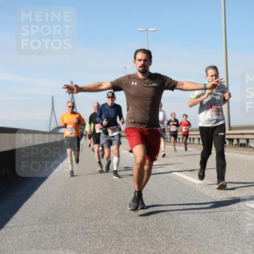 03.10.2025 - Köhlbrandbrückenlauf Yannick Fuchs http://msf.ph/oto/9184953 03.10.2025 11:41:57 Position 3  meine-sportfotos.de