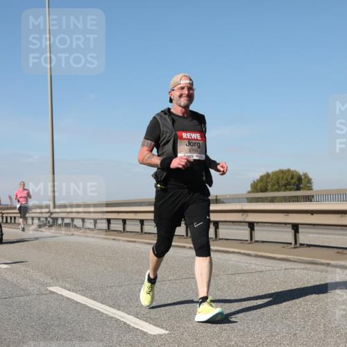 03.10.2025 - Köhlbrandbrückenlauf Yannick Fuchs http://msf.ph/oto/9184956 03.10.2025 12:03:06 Position 3 5709 meine-sportfotos.de