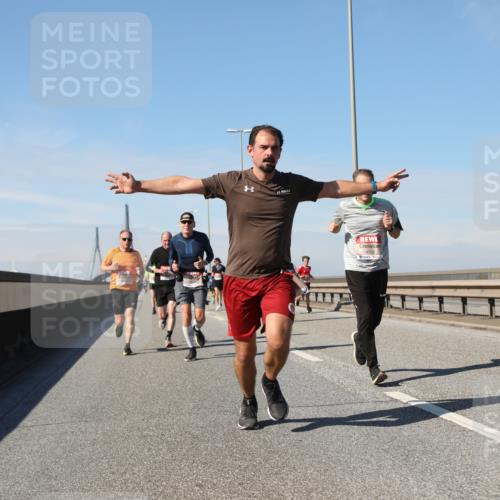 03.10.2025 - Köhlbrandbrückenlauf Yannick Fuchs http://msf.ph/oto/9184957 03.10.2025 11:41:57 Position 3  meine-sportfotos.de