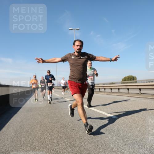 03.10.2025 - Köhlbrandbrückenlauf Yannick Fuchs http://msf.ph/oto/9184964 03.10.2025 11:41:57 Position 3  meine-sportfotos.de