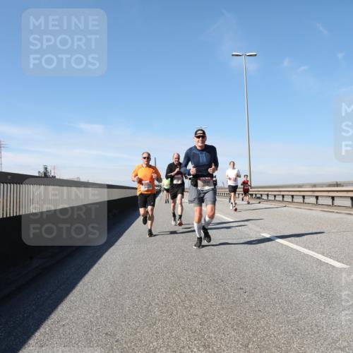 03.10.2025 - Köhlbrandbrückenlauf Yannick Fuchs http://msf.ph/oto/9184969 03.10.2025 11:41:58 Position 3 4105 meine-sportfotos.de