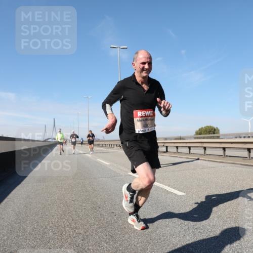 03.10.2025 - Köhlbrandbrückenlauf Yannick Fuchs http://msf.ph/oto/9184988 03.10.2025 11:42:00 Position 3 4080 meine-sportfotos.de