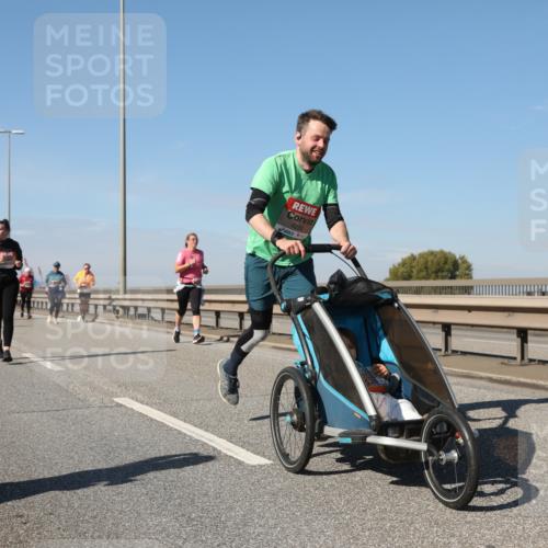 03.10.2025 - Köhlbrandbrückenlauf Yannick Fuchs http://msf.ph/oto/9184991 03.10.2025 12:03:10 Position 3 4239 meine-sportfotos.de
