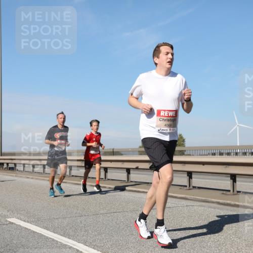 03.10.2025 - Köhlbrandbrückenlauf Yannick Fuchs http://msf.ph/oto/9184995 03.10.2025 11:42:01 Position 3 4068 meine-sportfotos.de