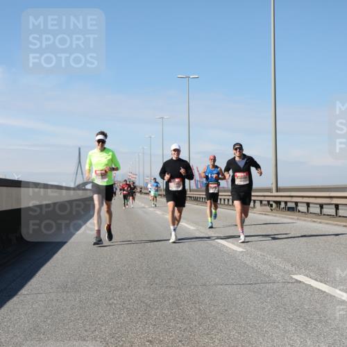 03.10.2025 - Köhlbrandbrückenlauf Yannick Fuchs http://msf.ph/oto/9185003 03.10.2025 11:42:02 Position 3  meine-sportfotos.de