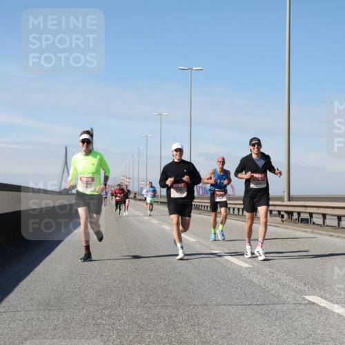 03.10.2025 - Köhlbrandbrückenlauf Yannick Fuchs http://msf.ph/oto/9185006 03.10.2025 11:42:02 Position 3  meine-sportfotos.de