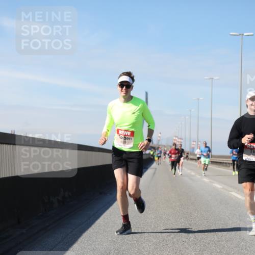 03.10.2025 - Köhlbrandbrückenlauf Yannick Fuchs http://msf.ph/oto/9185011 03.10.2025 11:42:03 Position 3 6519, 6518 meine-sportfotos.de