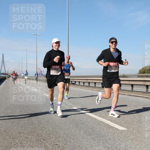 03.10.2025 - Köhlbrandbrückenlauf Yannick Fuchs http://msf.ph/oto/9185017 03.10.2025 11:42:04 Position 3 6519, 6518, 0520 meine-sportfotos.de